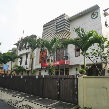 Rumah Tawa Hotel Syariah Бандунг Екстериор снимка
