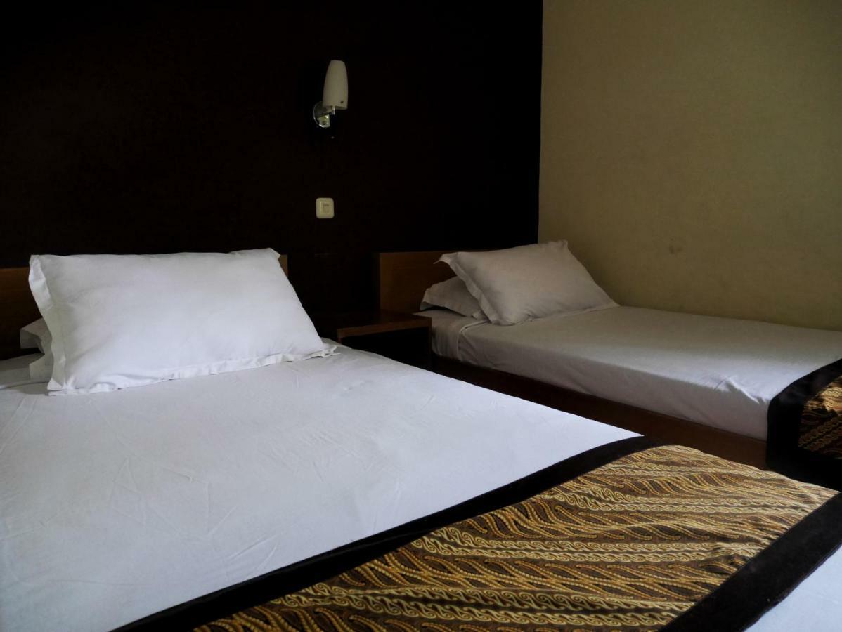 Rumah Tawa Hotel Syariah Бандунг Екстериор снимка
